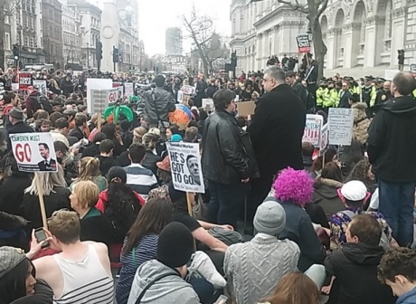 На вулицях Лондона пройшов кількотисячний мітинг проти Кемерона - фото 2