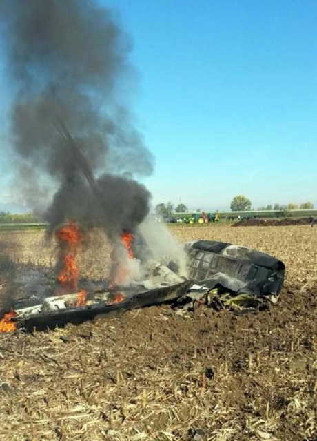 В Італії вибухнув військовий літак, двоє людей загинули - фото 1