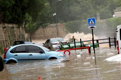 Во Франции из-за наводнения погибли 13 человек