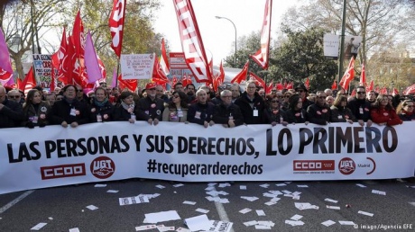 В Іспанії пройшли багатотисячні акції протесту проти урядової політики - фото 1