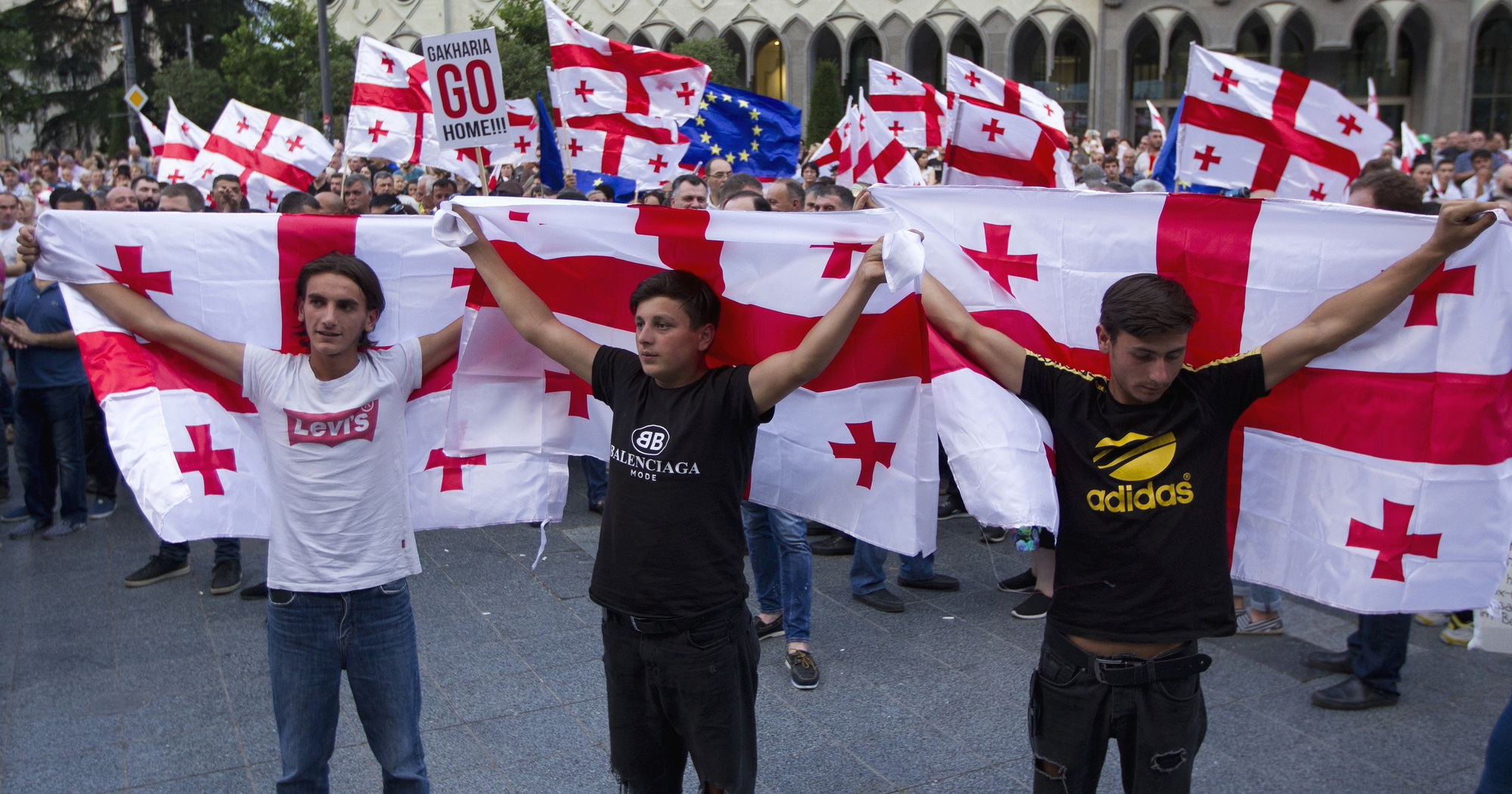 Яна махатчян тбилиси. Антирусские настроения в грузии. Работа в тбилиси для русскоязычных. Эмигранты в тбилиси. Грузия молодежь.