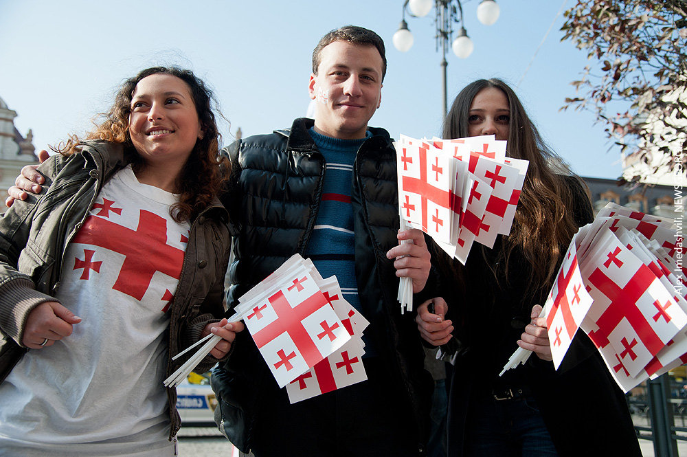 Работа в тбилиси для русскоязычных. Грузия и россия. Работа в тбилиси для русскоязычных. Туристы в грузии. Тбилиси девушки.